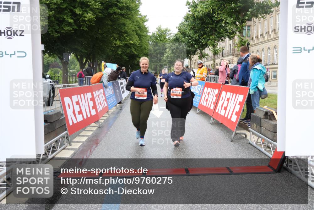 14.06.2026 - REWE Women's Run Strokosch-Dieckow http://msf.ph/oto/9760275 14.06.2026 11:16:46 Ziel 5269, 5636 meine-sportfotos.de