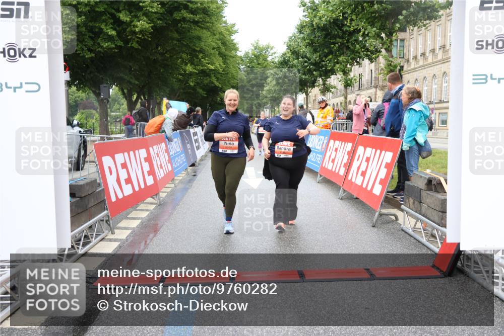 14.06.2026 - REWE Women's Run Strokosch-Dieckow http://msf.ph/oto/9760282 14.06.2026 11:16:45 Ziel 5269, 5636 meine-sportfotos.de