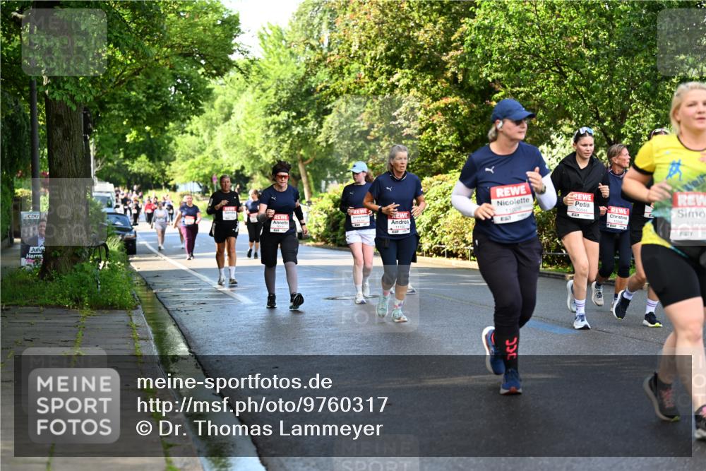 14.06.2026 - REWE Women's Run Dr. Thomas Lammeyer http://msf.ph/oto/9760317 14.06.2026 09:25:22 Laufen 10141, 857, 11028, 10044, 57, 11000 meine-sportfotos.de