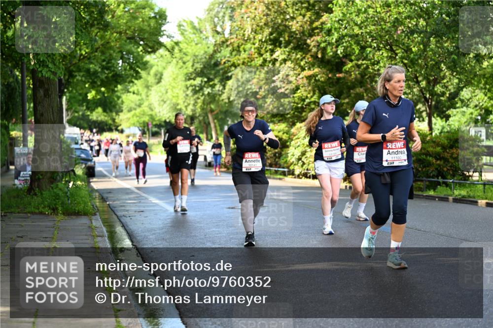14.06.2026 - REWE Women's Run Dr. Thomas Lammeyer http://msf.ph/oto/9760352 14.06.2026 09:25:24 Laufen 10141, 11151, 11100, 57 meine-sportfotos.de