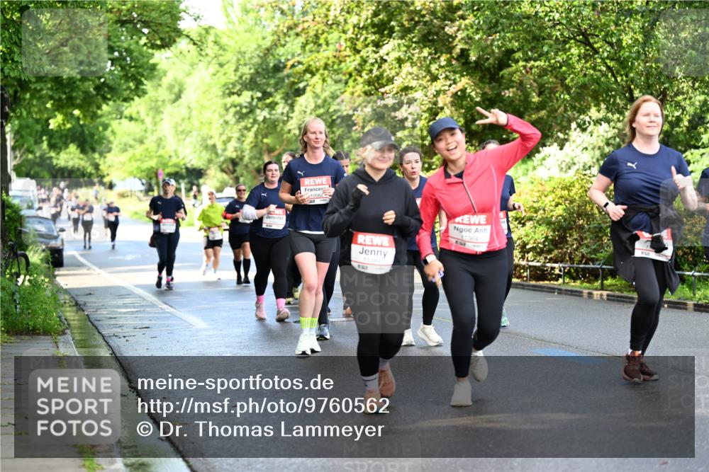 14.06.2026 - REWE Women's Run Dr. Thomas Lammeyer http://msf.ph/oto/9760562 14.06.2026 09:25:57 Laufen 10562, 11484, 657, 11364, 35, 23 meine-sportfotos.de