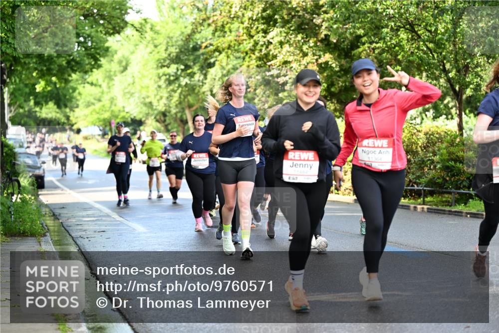 14.06.2026 - REWE Women's Run Dr. Thomas Lammeyer http://msf.ph/oto/9760571 14.06.2026 09:25:58 Laufen 11484, 57, 11364 meine-sportfotos.de