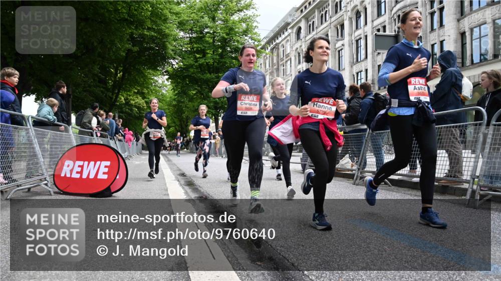 14.06.2026 - REWE Women's Run J. Mangold http://msf.ph/oto/9760640 14.06.2026 11:04:33 Ziel 5185, 5298, 5446, 5452, 5545, 5573, 5615, 5639, 5667, 5668, 5725, 5797, 5810, 5811, 5819, 5963 meine-sportfotos.de