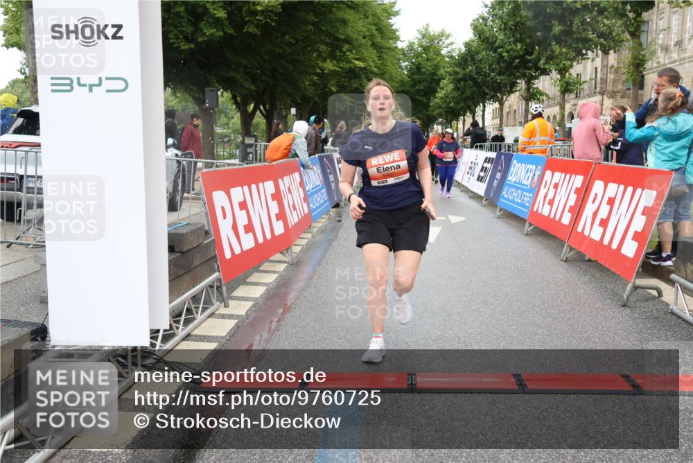 14.06.2026 - REWE Women's Run Strokosch-Dieckow http://msf.ph/oto/9760725 14.06.2026 11:15:45 Ziel 5497 meine-sportfotos.de