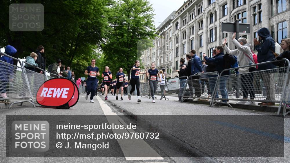 14.06.2026 - REWE Women's Run J. Mangold http://msf.ph/oto/9760732 14.06.2026 11:04:47 Ziel 5199, 5208, 5357, 5420, 5531, 5687, 5754 meine-sportfotos.de