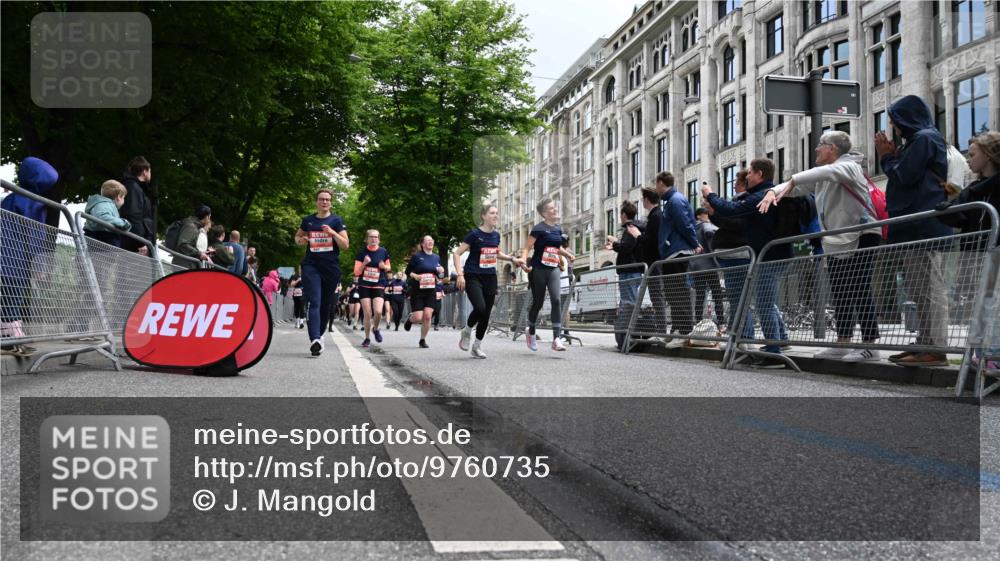 14.06.2026 - REWE Women's Run J. Mangold http://msf.ph/oto/9760735 14.06.2026 11:04:48 Ziel 5199, 5208, 5357, 5389, 5420, 5444, 5531, 5687, 5743, 5744, 5745, 5754 meine-sportfotos.de