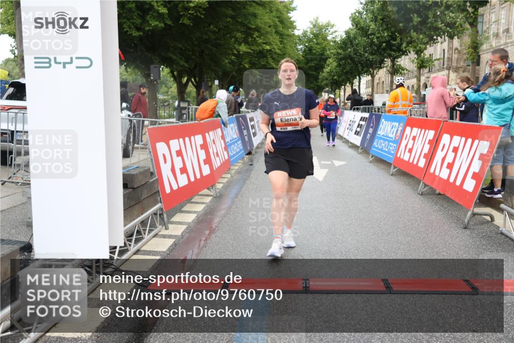 14.06.2026 - REWE Women's Run Strokosch-Dieckow http://msf.ph/oto/9760750 14.06.2026 11:15:45 Ziel 5497 meine-sportfotos.de