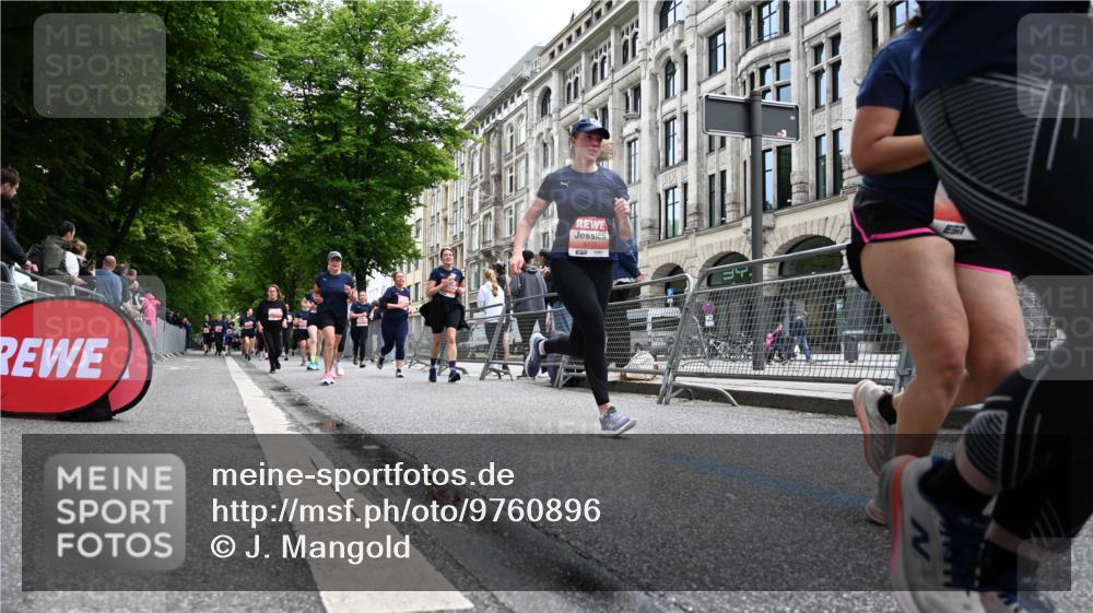 14.06.2026 - REWE Women's Run J. Mangold http://msf.ph/oto/9760896 14.06.2026 11:05:10 Ziel 5078, 5138, 5156, 5174, 5177, 5178, 5198, 5237, 5295, 5439, 5524, 5592, 5626, 5765, 5849, 5939, 6010, 6013 meine-sportfotos.de