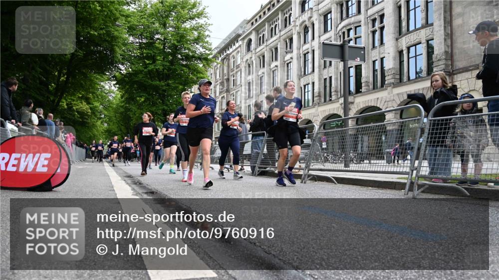 14.06.2026 - REWE Women's Run J. Mangold http://msf.ph/oto/9760916 14.06.2026 11:05:12 Ziel 5078, 5156, 5174, 5177, 5178, 5198, 5210, 5237, 5312, 5524, 5592, 5626, 5765, 5849, 5888, 5939, 6010, 6013 meine-sportfotos.de