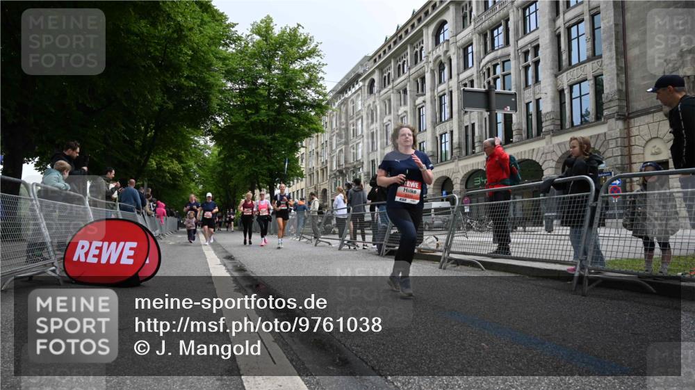 14.06.2026 - REWE Women's Run J. Mangold http://msf.ph/oto/9761038 14.06.2026 11:05:24 Ziel 5169, 5200, 5339, 5354, 5416, 5447, 5470, 5620, 5621, 5646, 5710, 5772, 5791, 5833, 5834, 5887, 5897, 5923, 6032 meine-sportfotos.de