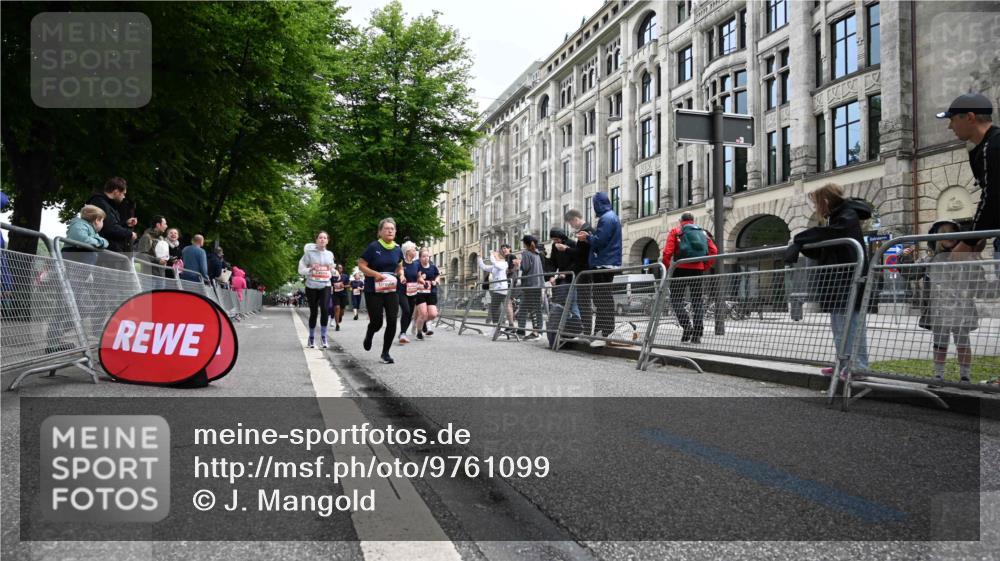14.06.2026 - REWE Women's Run J. Mangold http://msf.ph/oto/9761099 14.06.2026 11:05:32 Ziel 5072, 5149, 5200, 5221, 5354, 5378, 5517, 5580, 5710, 5881, 5887, 5923, 5962 meine-sportfotos.de