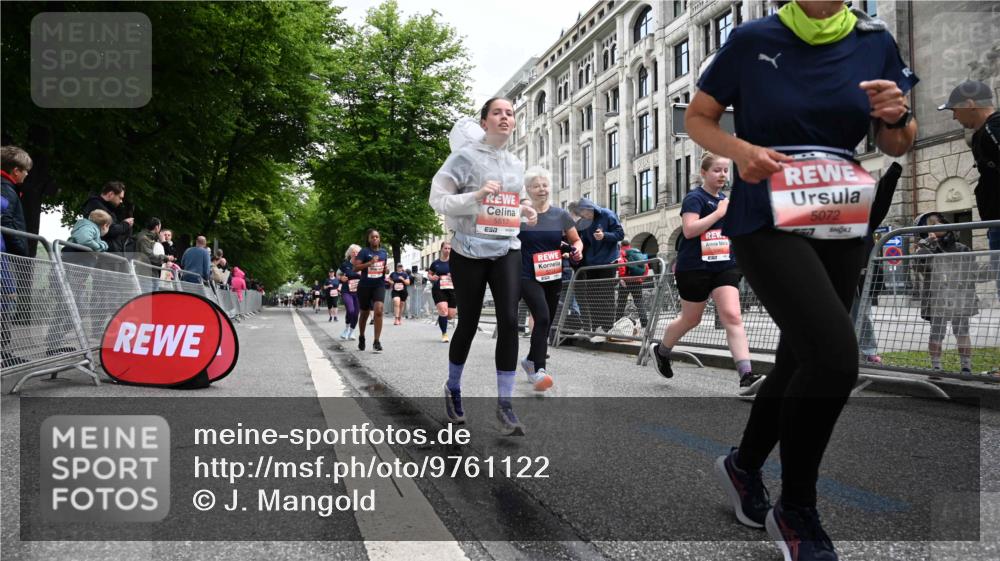 14.06.2026 - REWE Women's Run J. Mangold http://msf.ph/oto/9761122 14.06.2026 11:05:35 Ziel 5072, 5149, 5221, 5378, 5517, 5580, 5699, 5705, 5881, 5903, 5962 meine-sportfotos.de