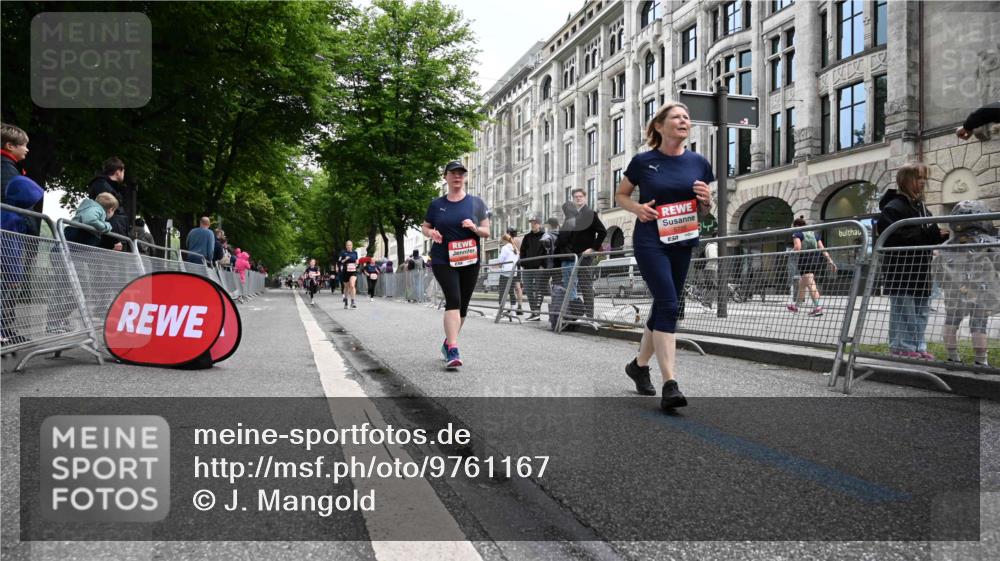 14.06.2026 - REWE Women's Run J. Mangold http://msf.ph/oto/9761167 14.06.2026 11:05:41 Ziel 5227, 5378, 5580, 5699, 5705, 5805, 5903, 6026 meine-sportfotos.de