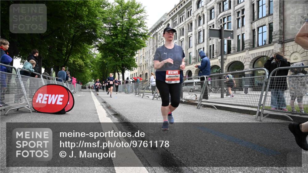 14.06.2026 - REWE Women's Run J. Mangold http://msf.ph/oto/9761178 14.06.2026 11:05:42 Ziel 5227, 5699, 5705, 5757, 5805, 5903, 6026 meine-sportfotos.de