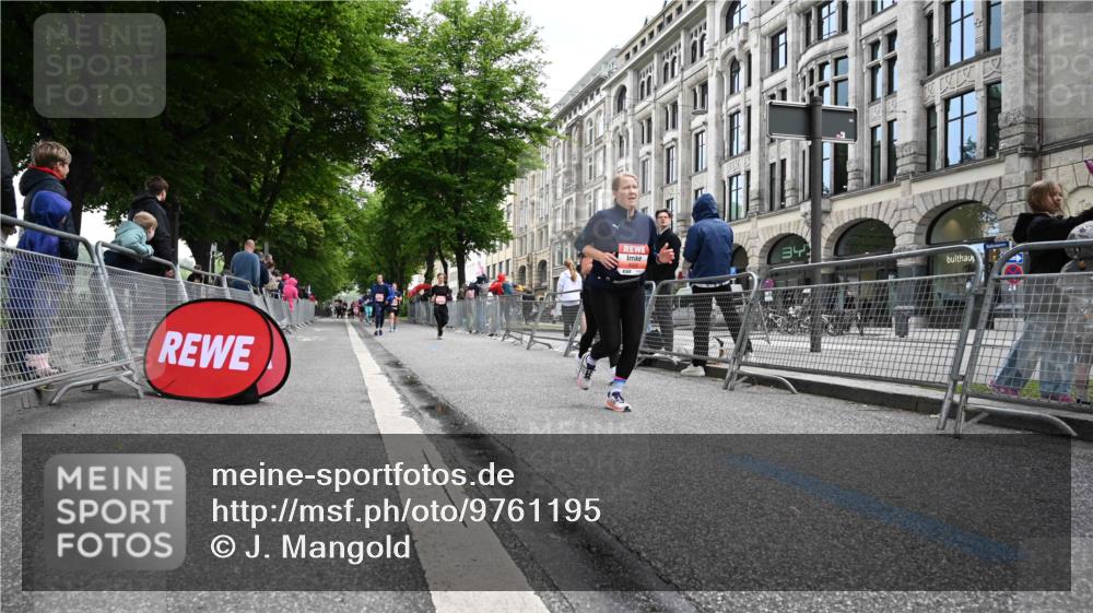 14.06.2026 - REWE Women's Run J. Mangold http://msf.ph/oto/9761195 14.06.2026 11:05:47 Ziel 5130, 5227, 5727, 5757, 5805, 6026 meine-sportfotos.de