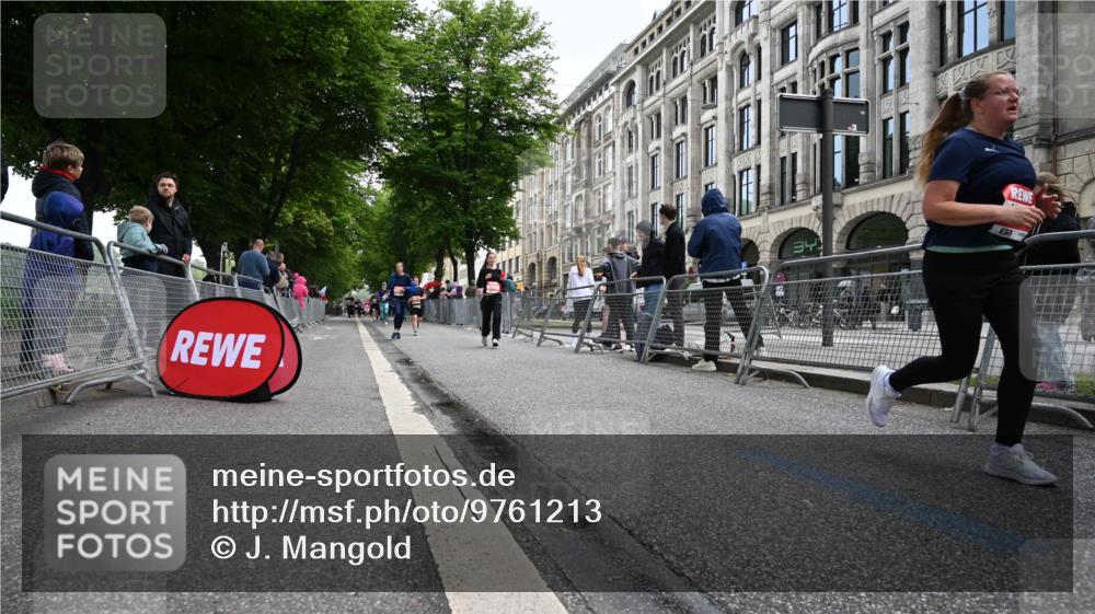 14.06.2026 - REWE Women's Run J. Mangold http://msf.ph/oto/9761213 14.06.2026 11:05:49 Ziel 5130, 5227, 5727, 5757, 5794, 5805, 6026 meine-sportfotos.de