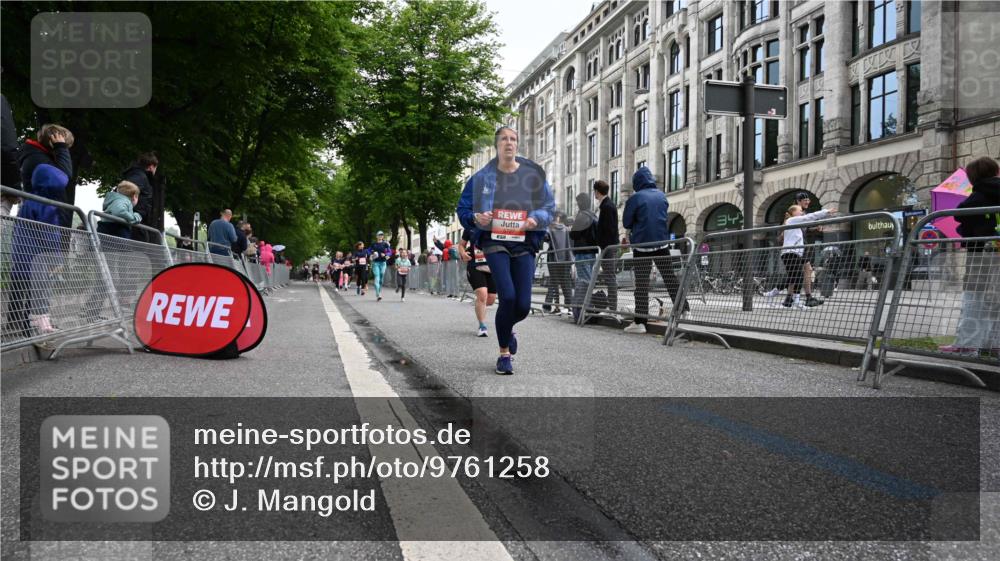 14.06.2026 - REWE Women's Run J. Mangold http://msf.ph/oto/9761258 14.06.2026 11:05:53 Ziel 5130, 5727, 5794, 5799, 5844, 5960 meine-sportfotos.de