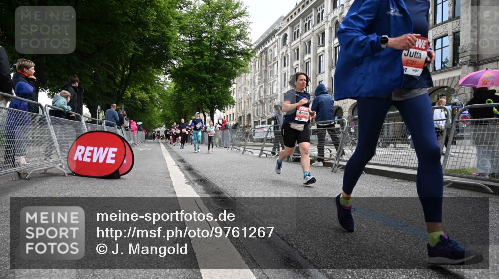 14.06.2026 - REWE Women's Run J. Mangold http://msf.ph/oto/9761267 14.06.2026 11:05:54 Ziel 5130, 5727, 5794, 5799, 5844, 5960 meine-sportfotos.de