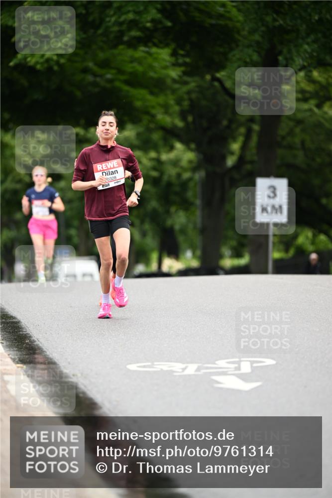 14.06.2026 - REWE Women's Run Dr. Thomas Lammeyer http://msf.ph/oto/9761314 14.06.2026 09:32:19 Laufen 0328, 3 meine-sportfotos.de