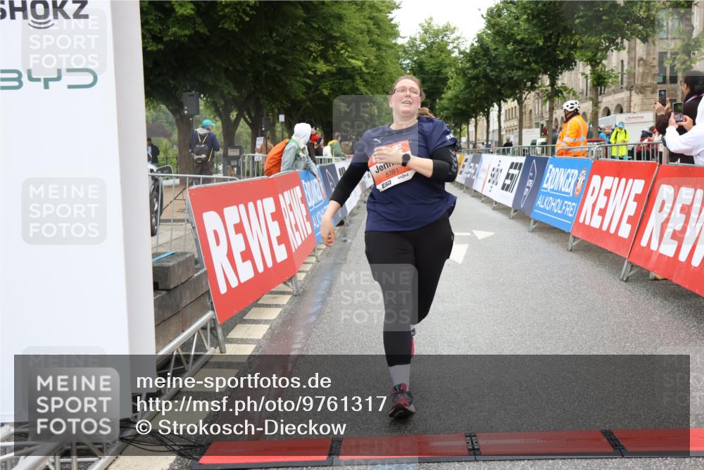 14.06.2026 - REWE Women's Run Strokosch-Dieckow http://msf.ph/oto/9761317 14.06.2026 11:14:24 Ziel 5781 meine-sportfotos.de