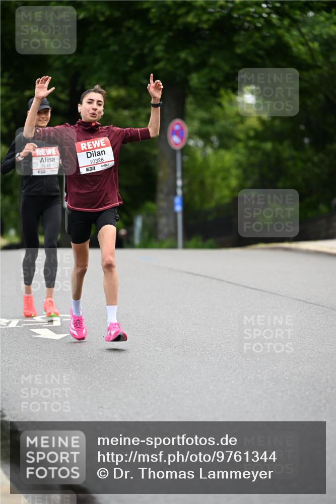 14.06.2026 - REWE Women's Run Dr. Thomas Lammeyer http://msf.ph/oto/9761344 14.06.2026 09:32:21 Laufen 10481, 10328 meine-sportfotos.de