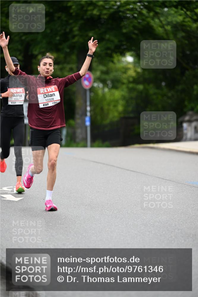 14.06.2026 - REWE Women's Run Dr. Thomas Lammeyer http://msf.ph/oto/9761346 14.06.2026 09:32:21 Laufen 10481, 10328 meine-sportfotos.de