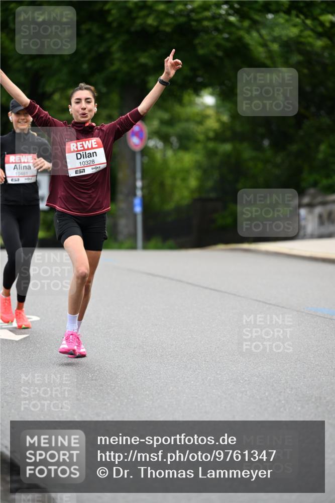 14.06.2026 - REWE Women's Run Dr. Thomas Lammeyer http://msf.ph/oto/9761347 14.06.2026 09:32:21 Laufen 10481, 10328, 7 meine-sportfotos.de