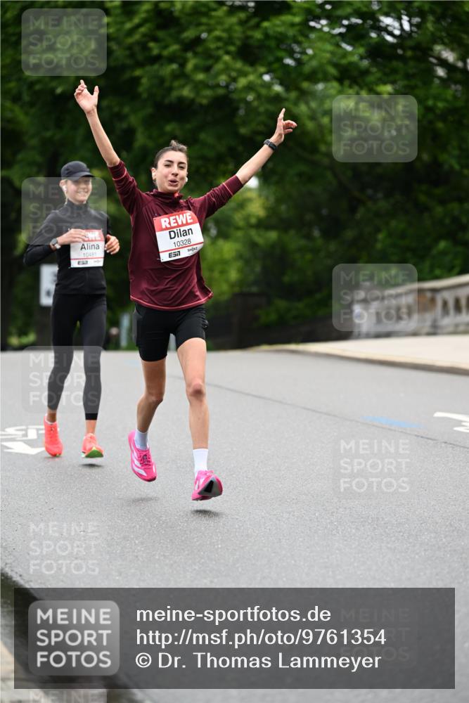 14.06.2026 - REWE Women's Run Dr. Thomas Lammeyer http://msf.ph/oto/9761354 14.06.2026 09:32:22 Laufen 10481, 10328, 7 meine-sportfotos.de