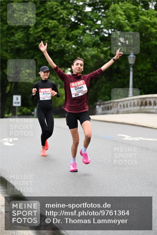 14.06.2026 - REWE Women's Run Dr. Thomas Lammeyer http://msf.ph/oto/9761364 14.06.2026 09:32:22 Laufen 10481, 10328, 7 meine-sportfotos.de