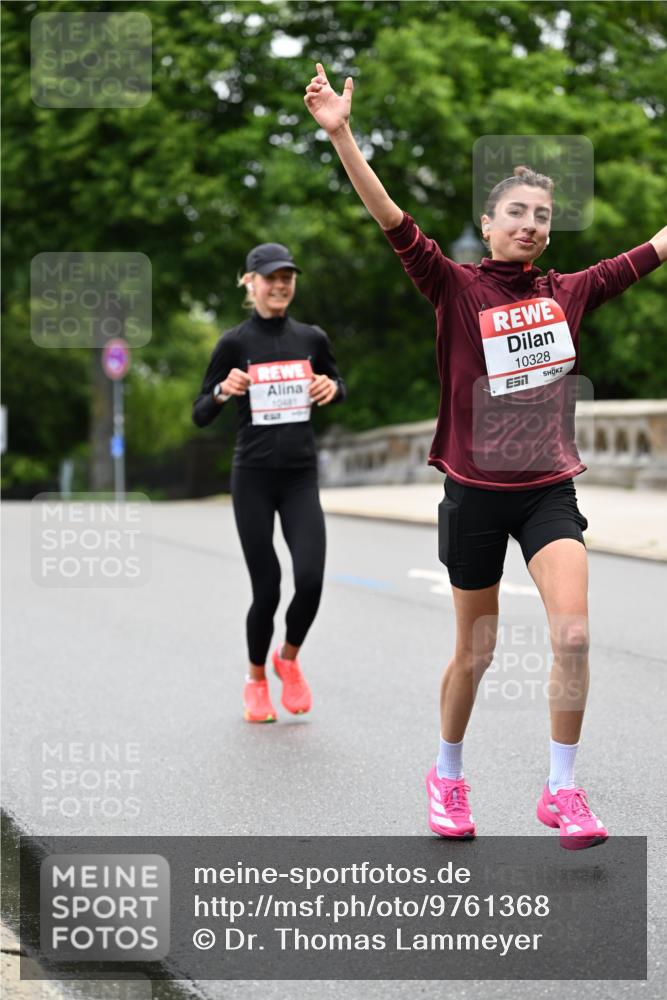 14.06.2026 - REWE Women's Run Dr. Thomas Lammeyer http://msf.ph/oto/9761368 14.06.2026 09:32:23 Laufen 10481, 10328, 7 meine-sportfotos.de