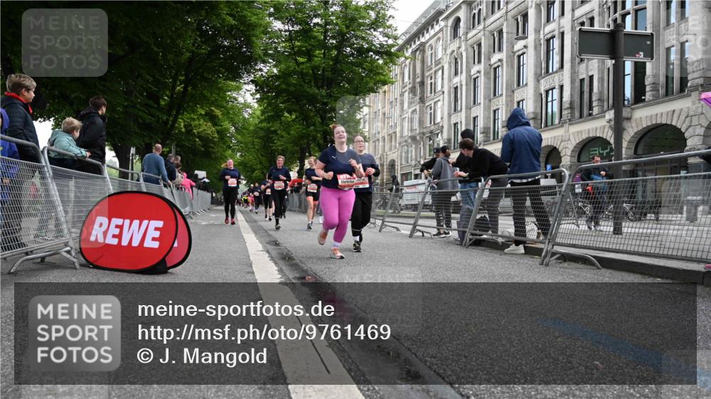14.06.2026 - REWE Women's Run J. Mangold http://msf.ph/oto/9761469 14.06.2026 11:06:18 Ziel 5288, 5395, 5436, 5535, 5722, 5775, 5956, 5958 meine-sportfotos.de