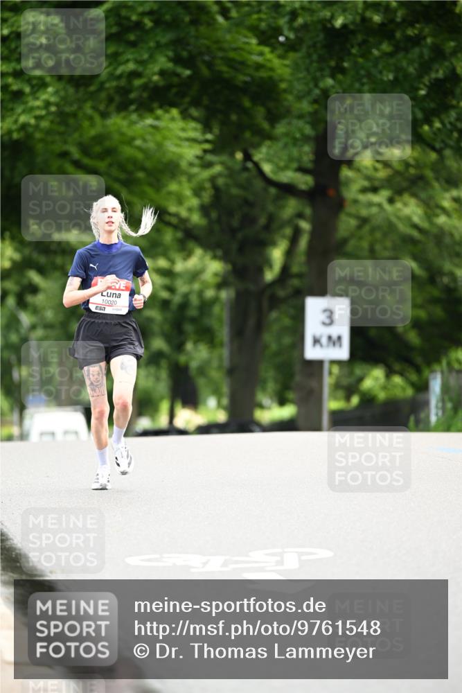 14.06.2026 - REWE Women's Run Dr. Thomas Lammeyer http://msf.ph/oto/9761548 14.06.2026 09:33:16 Laufen 7, 10020, 3 meine-sportfotos.de