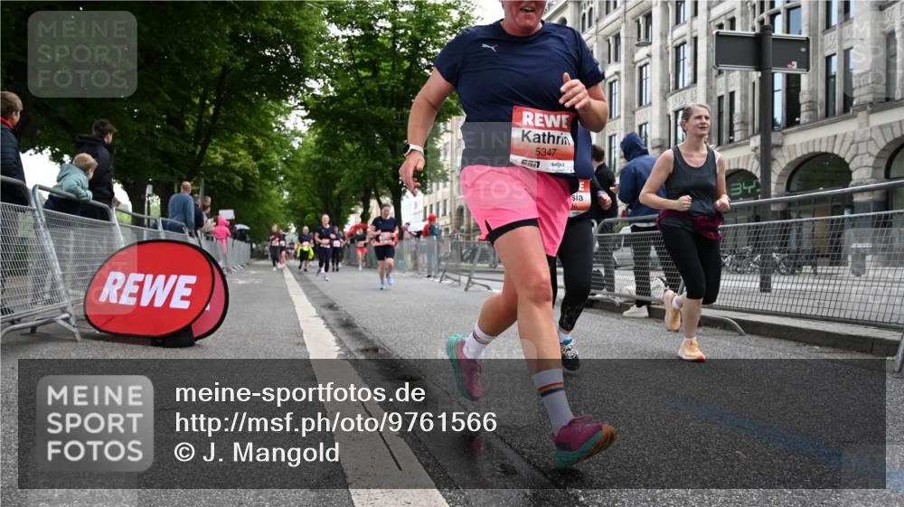 14.06.2026 - REWE Women's Run J. Mangold http://msf.ph/oto/9761566 14.06.2026 11:06:28 Ziel 5347, 5534, 5535, 5627, 5723, 5816, 5856 meine-sportfotos.de