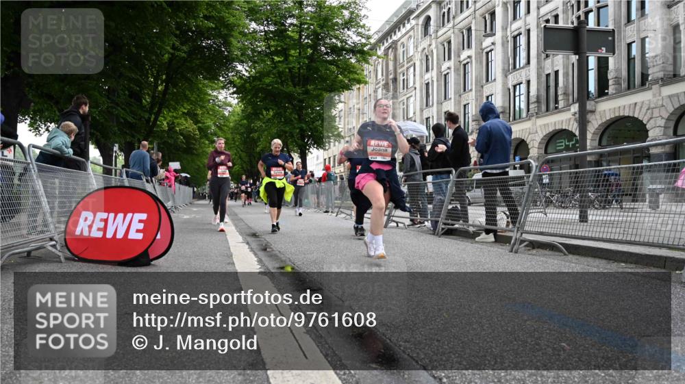 14.06.2026 - REWE Women's Run J. Mangold http://msf.ph/oto/9761608 14.06.2026 11:06:35 Ziel 5104, 5510, 5534, 5542, 5676, 5677, 5734, 5735, 5856, 5977 meine-sportfotos.de