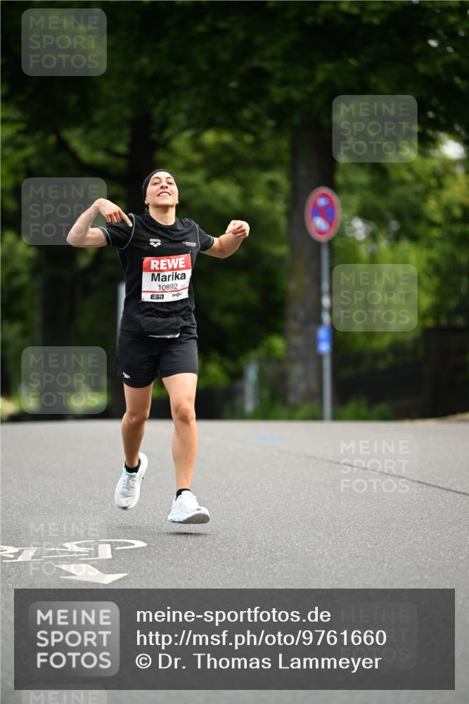 14.06.2026 - REWE Women's Run Dr. Thomas Lammeyer http://msf.ph/oto/9761660 14.06.2026 09:33:53 Laufen 10892 meine-sportfotos.de