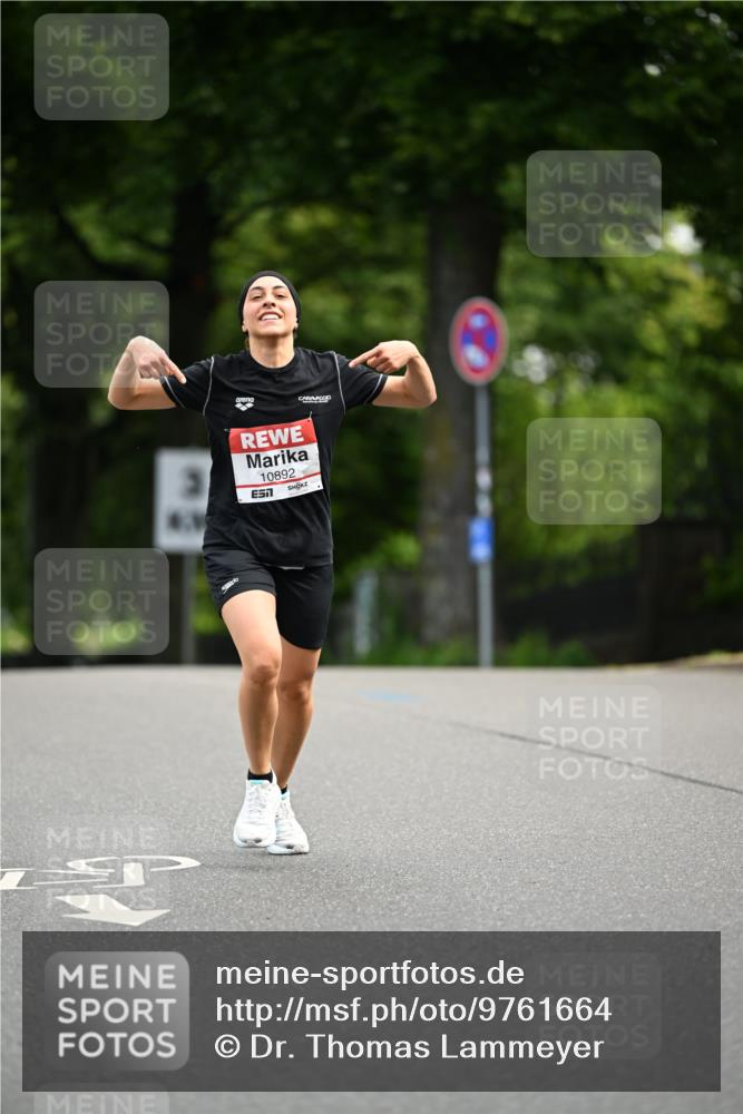 14.06.2026 - REWE Women's Run Dr. Thomas Lammeyer http://msf.ph/oto/9761664 14.06.2026 09:33:53 Laufen 10892, 657 meine-sportfotos.de