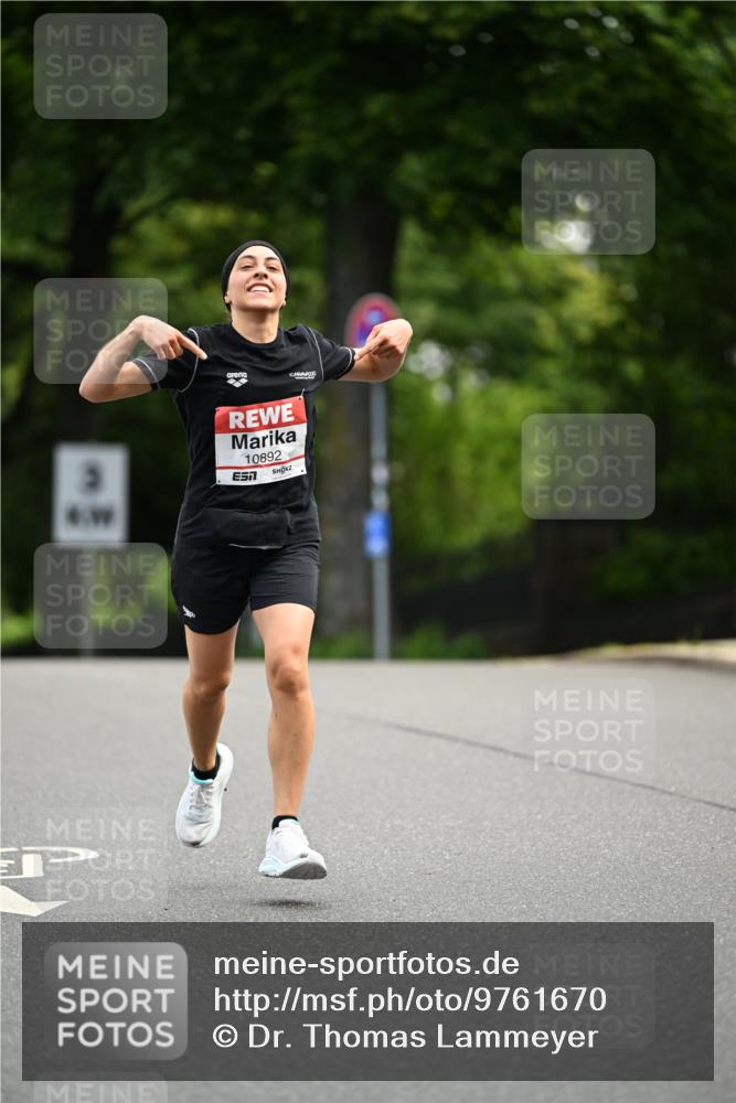 14.06.2026 - REWE Women's Run Dr. Thomas Lammeyer http://msf.ph/oto/9761670 14.06.2026 09:33:53 Laufen 10892, 7 meine-sportfotos.de
