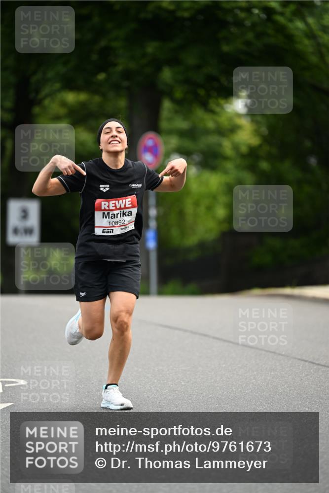 14.06.2026 - REWE Women's Run Dr. Thomas Lammeyer http://msf.ph/oto/9761673 14.06.2026 09:33:53 Laufen 10892 meine-sportfotos.de