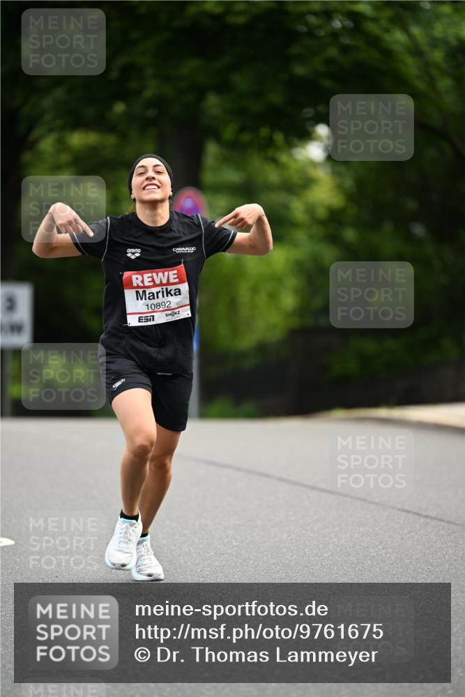 14.06.2026 - REWE Women's Run Dr. Thomas Lammeyer http://msf.ph/oto/9761675 14.06.2026 09:33:54 Laufen 10892 meine-sportfotos.de