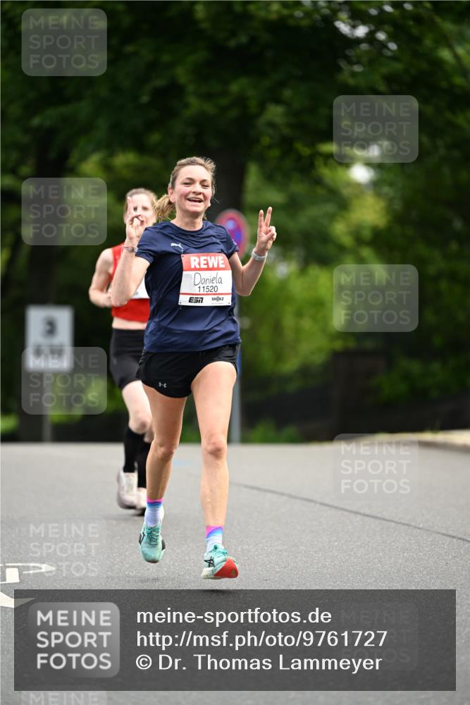 14.06.2026 - REWE Women's Run Dr. Thomas Lammeyer http://msf.ph/oto/9761727 14.06.2026 09:34:01 Laufen 6, 11520 meine-sportfotos.de