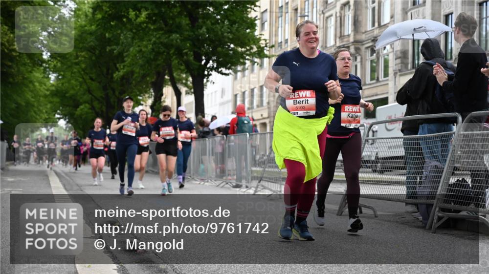 14.06.2026 - REWE Women's Run J. Mangold http://msf.ph/oto/9761742 14.06.2026 11:06:52 Ziel 5103, 5229, 5368, 5369, 5483, 5484, 6041 meine-sportfotos.de