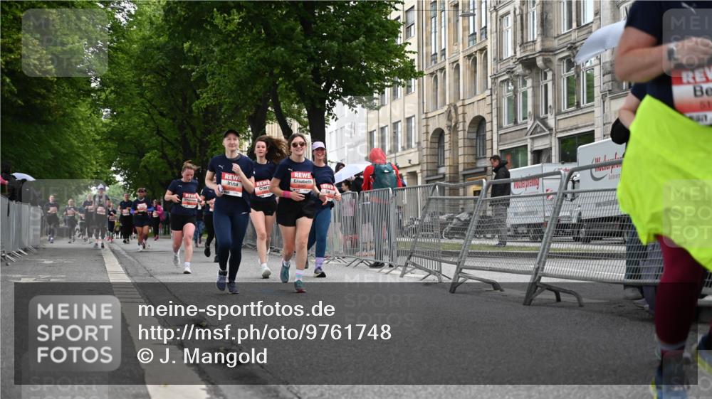 14.06.2026 - REWE Women's Run J. Mangold http://msf.ph/oto/9761748 14.06.2026 11:06:53 Ziel 5103, 5229, 5368, 5369, 5483, 5484 meine-sportfotos.de