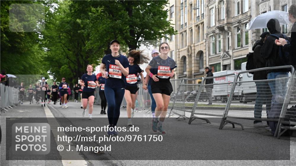 14.06.2026 - REWE Women's Run J. Mangold http://msf.ph/oto/9761750 14.06.2026 11:06:54 Ziel 5103, 5229, 5368, 5369, 5483, 5484, 5630 meine-sportfotos.de