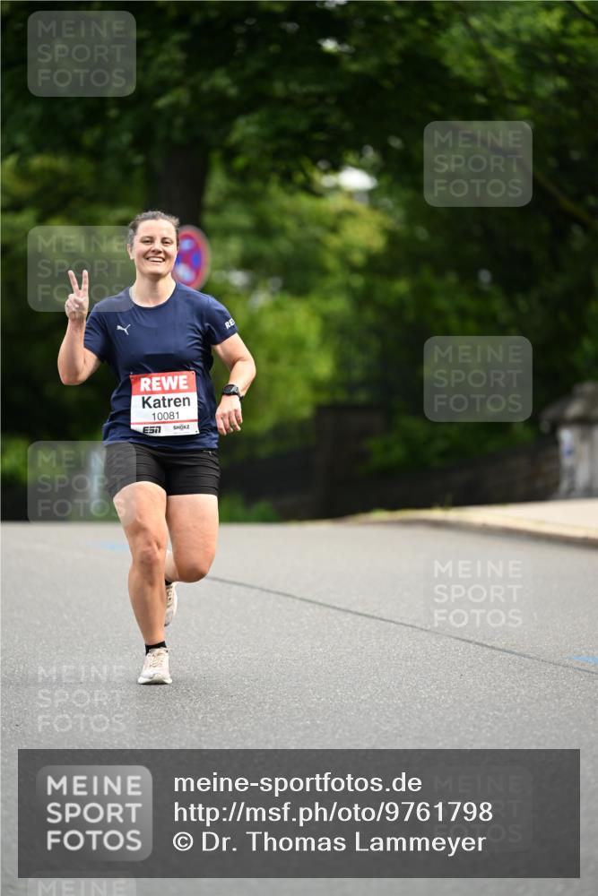 14.06.2026 - REWE Women's Run Dr. Thomas Lammeyer http://msf.ph/oto/9761798 14.06.2026 09:34:11 Laufen 10081, 7 meine-sportfotos.de