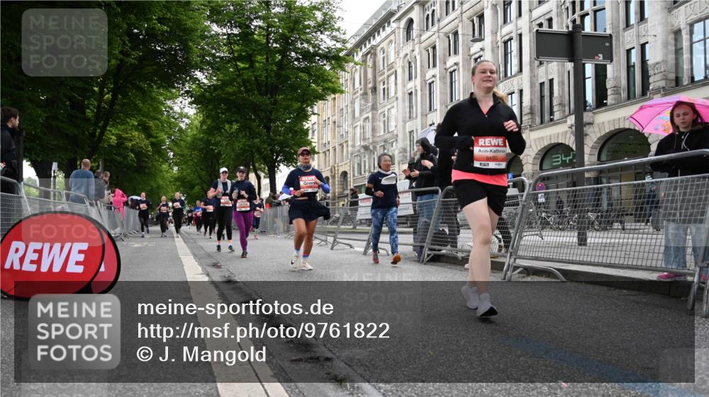 14.06.2026 - REWE Women's Run J. Mangold http://msf.ph/oto/9761822 14.06.2026 11:07:03 Ziel 5190, 5319, 5476, 5630, 5728, 5808, 5895, 6065 meine-sportfotos.de