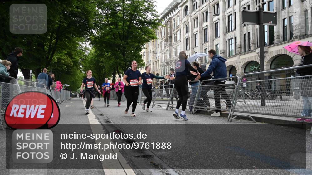14.06.2026 - REWE Women's Run J. Mangold http://msf.ph/oto/9761888 14.06.2026 11:07:09 Ziel 5116, 5118, 5119, 5122, 5281, 5319, 5412, 5476, 5502, 5728, 5803, 5808, 5895 meine-sportfotos.de