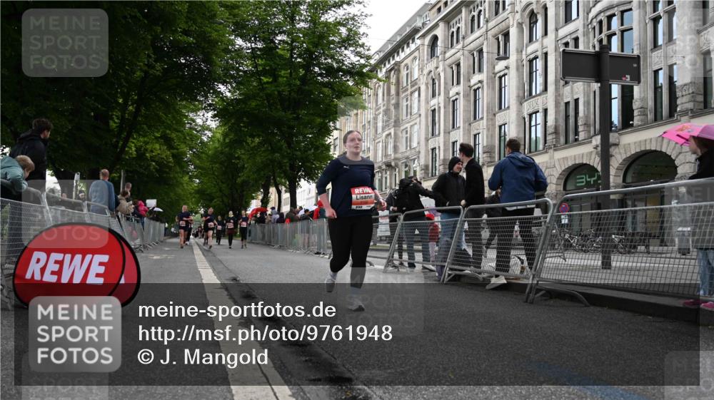 14.06.2026 - REWE Women's Run J. Mangold http://msf.ph/oto/9761948 14.06.2026 11:07:18 Ziel 5122, 5168, 5281, 5384, 5385, 5502 meine-sportfotos.de