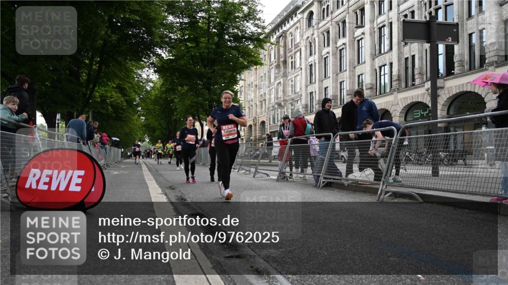 14.06.2026 - REWE Women's Run J. Mangold http://msf.ph/oto/9762025 14.06.2026 11:07:28 Ziel 5114, 5327, 5384, 5385, 5752, 5908, 5909 meine-sportfotos.de