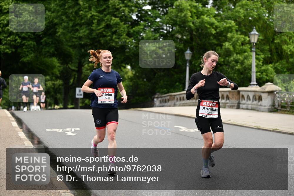 14.06.2026 - REWE Women's Run Dr. Thomas Lammeyer http://msf.ph/oto/9762038 14.06.2026 09:34:53 Laufen 10489, 10274, 7 meine-sportfotos.de