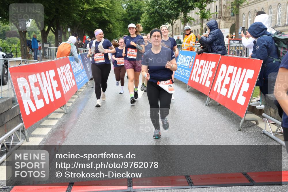 14.06.2026 - REWE Women's Run Strokosch-Dieckow http://msf.ph/oto/9762078 14.06.2026 11:13:31 Ziel 5365, 5383, 5537, 5564, 5645, 5678, 5726, 5936, 5955, 6033, 6059 meine-sportfotos.de
